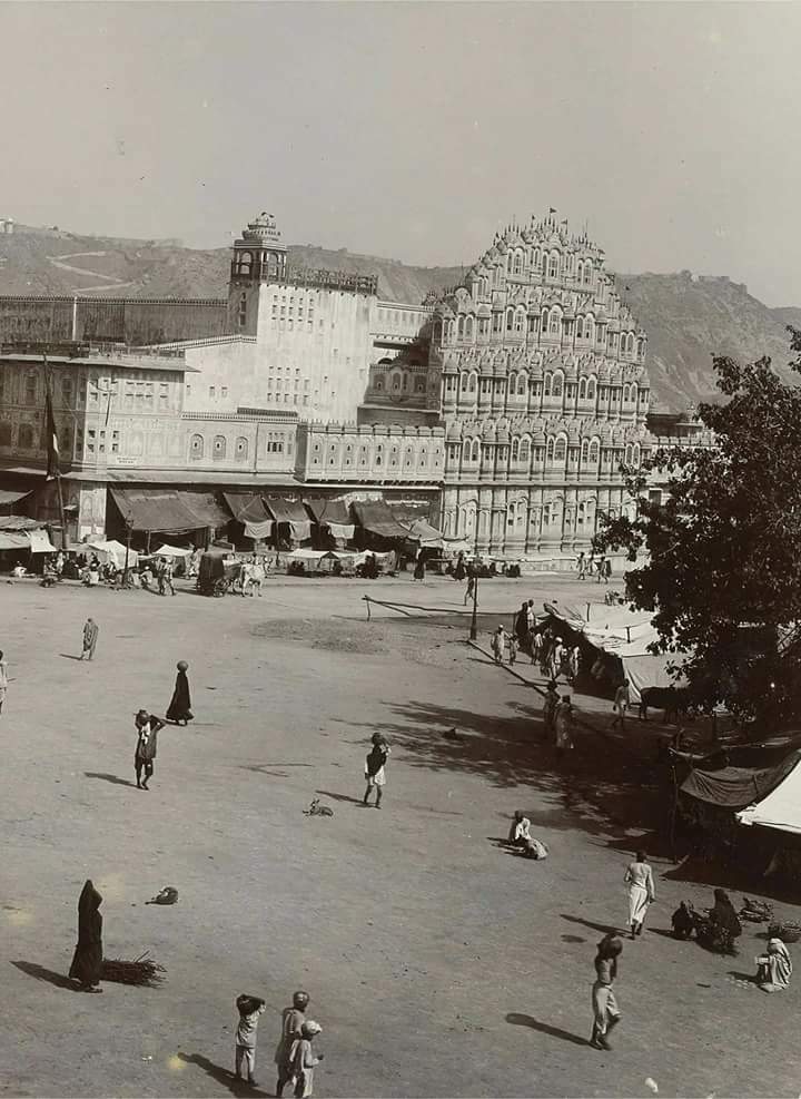 हवा महल का निर्माण किसने कराया था